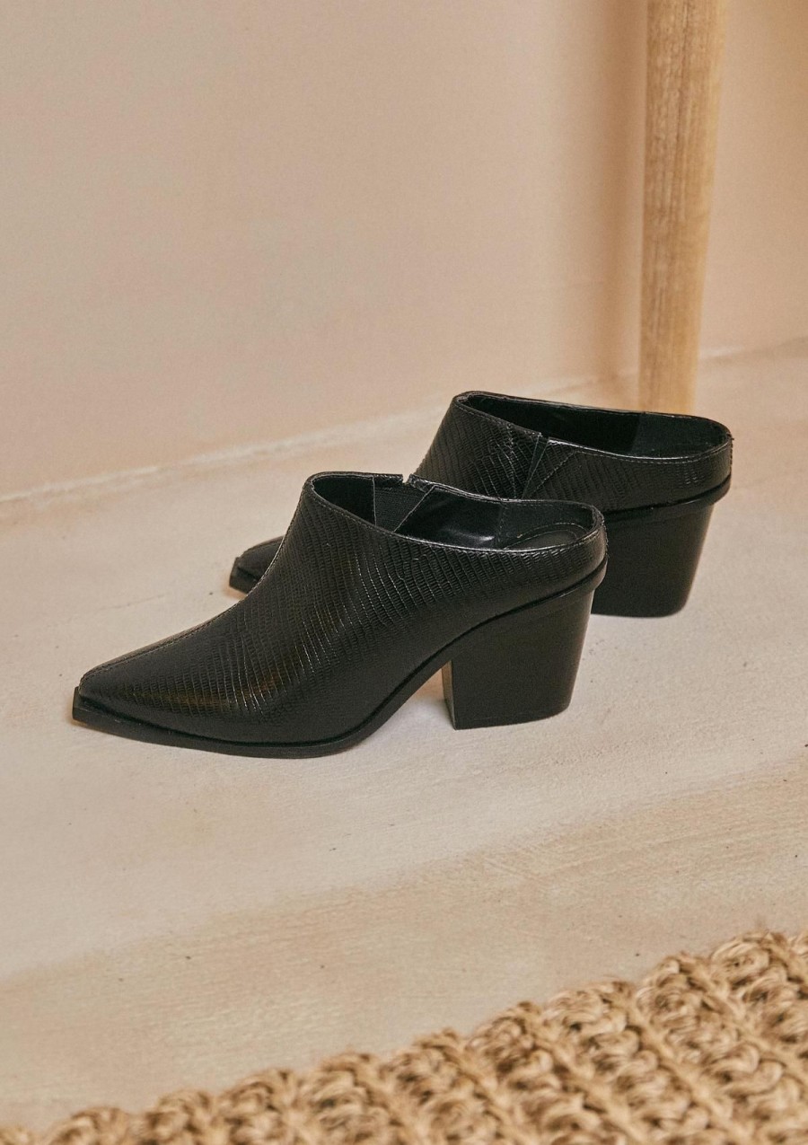 Women KAANAS | Atria Black